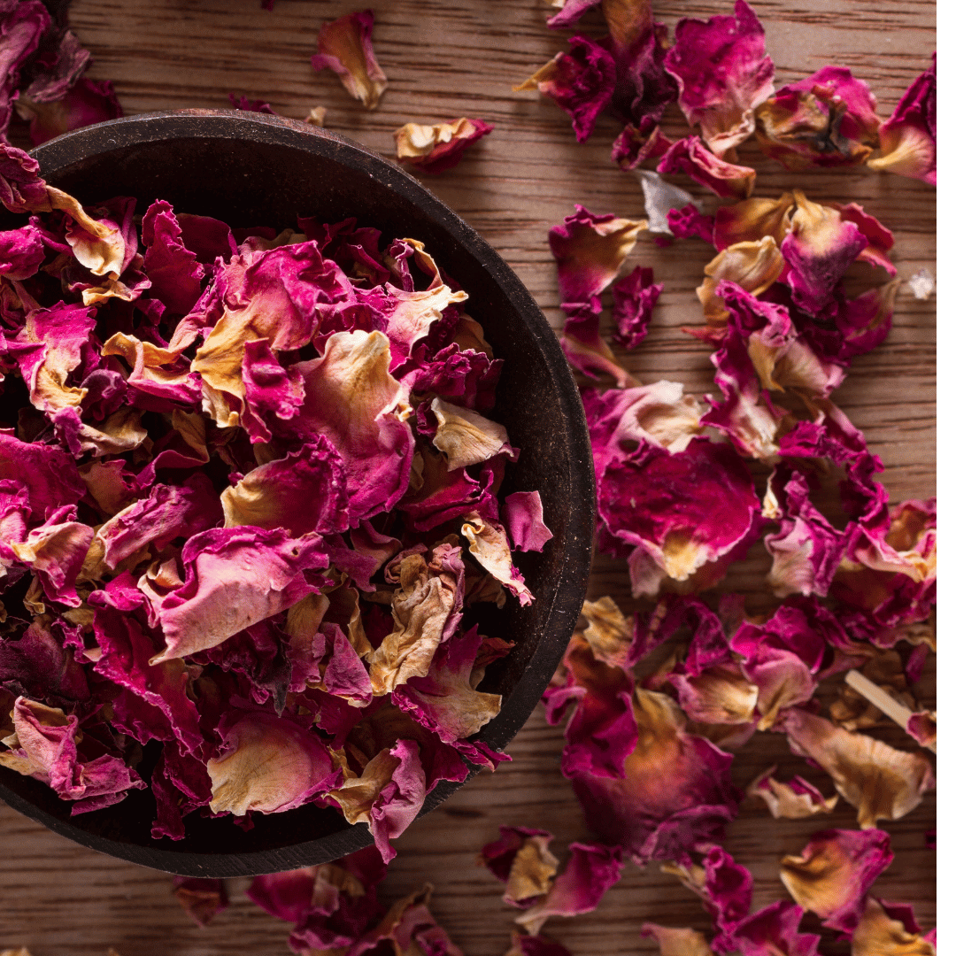 Rose petal powder